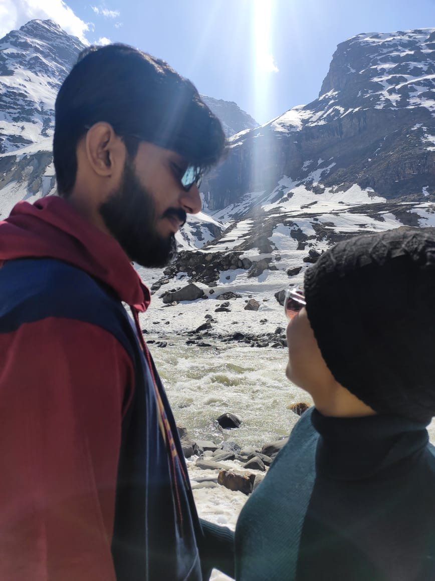 Abhishek & Anjali - Mountain Breezes